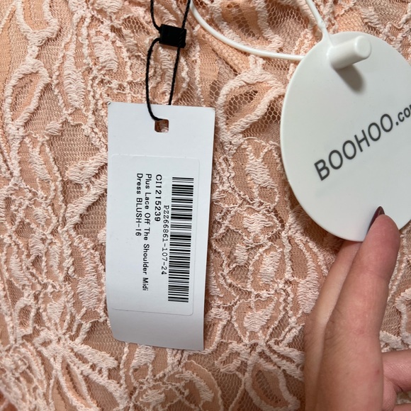 NWT Boohoo Off-The-Shoulder Lace Wrap Dress - Size 12 - Picture 2 of 6